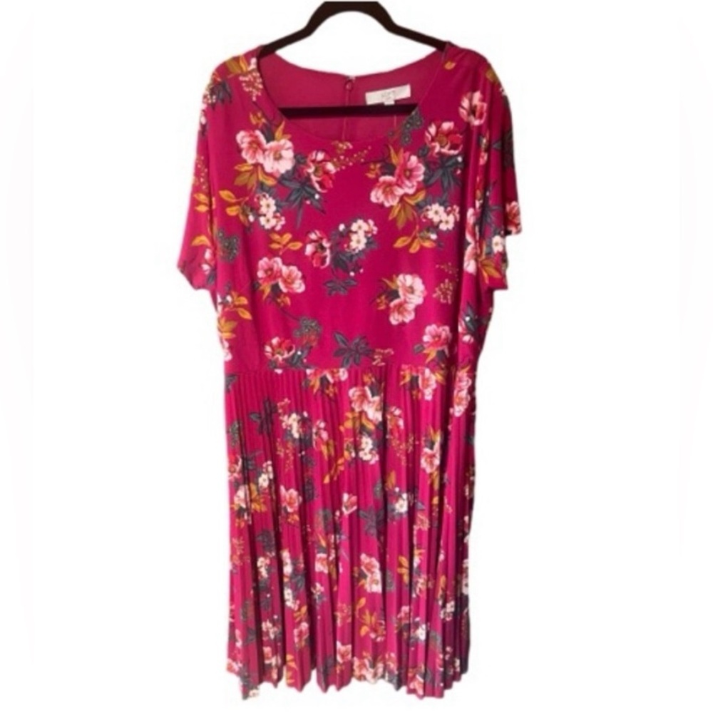 Loft Pleated Floral Midi‎ Dress - Picture 2 of 6